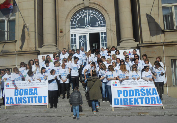 Крагујевац: У паузи бране директора